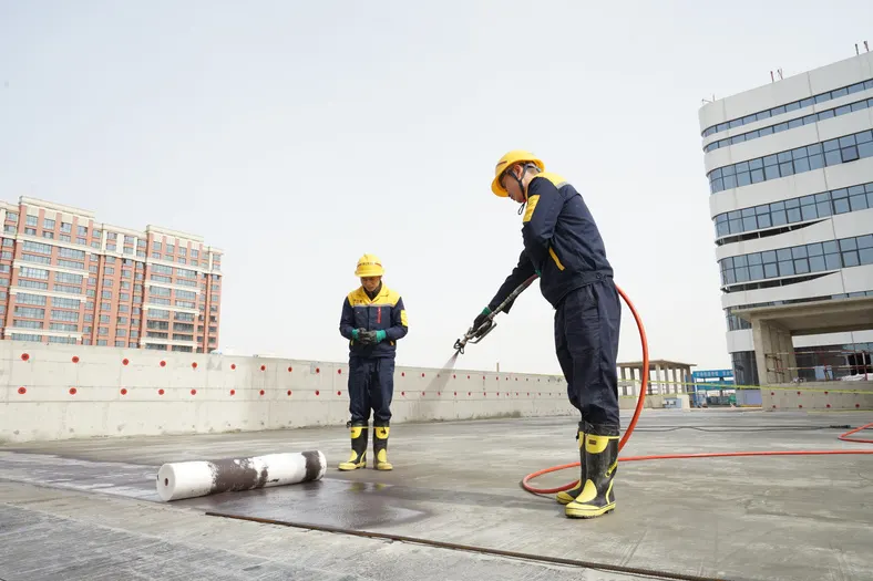 Commercial roof waterproofing